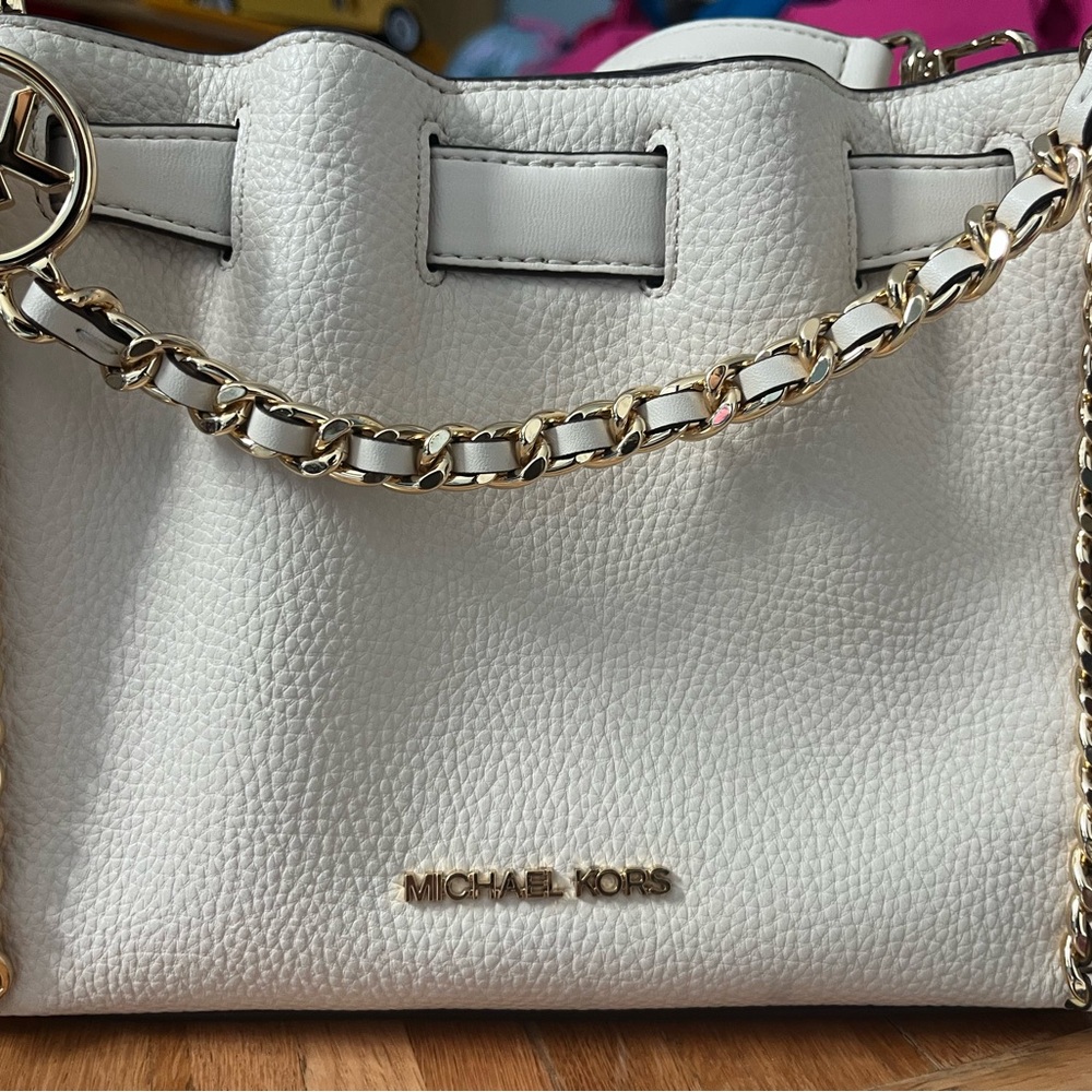 Michael Kors Cream Leather Shoulder Bag with Gold Chain